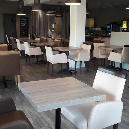Hotel Atoll Logis Angers, 3*