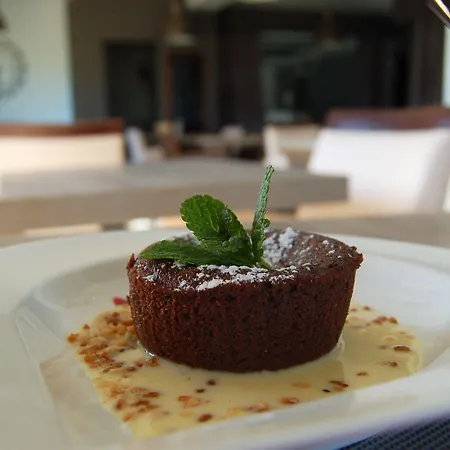 Hotel Atoll Logis Angers, Beaucouzé