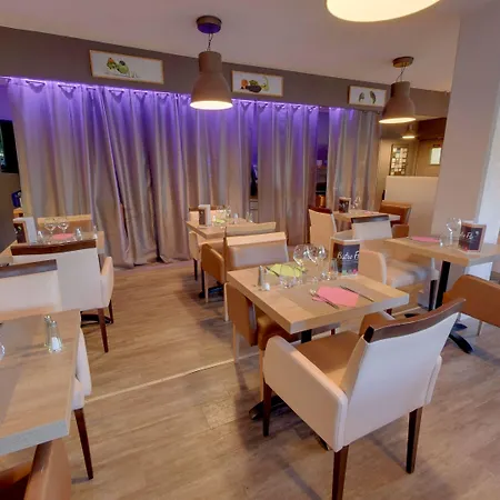 Atoll Logis Angers, Hotel
