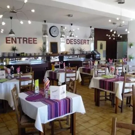 Atoll Logis Angers, Szálloda 3*