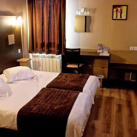 Отель Atoll Logis Angers,