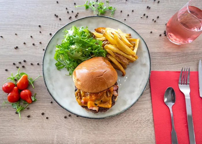 Hotel Atoll Logis Angers, 3*