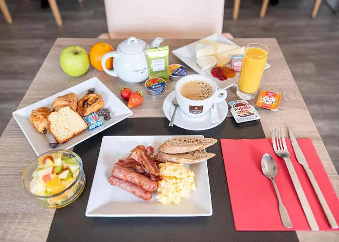 Hotel Atoll Logis Angers, Beaucouzé