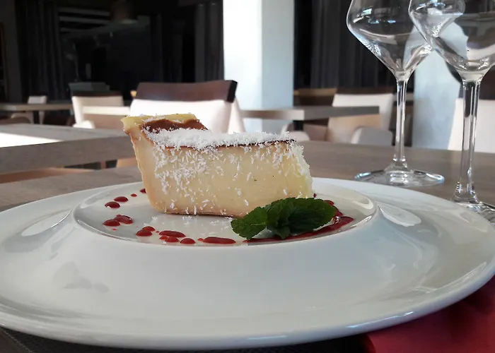 Hotel Atoll Logis Angers, Beaucouze