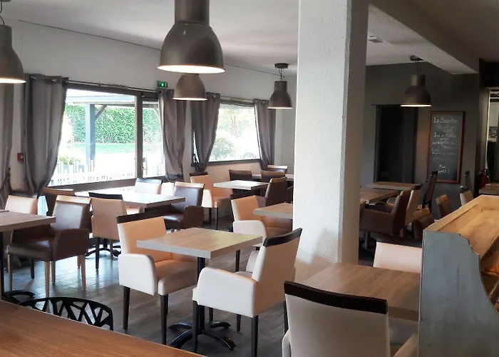 Hotel Atoll Logis Angers, 3*