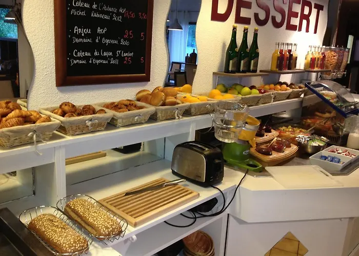 Hotel Atoll Logis Angers, Beaucouze