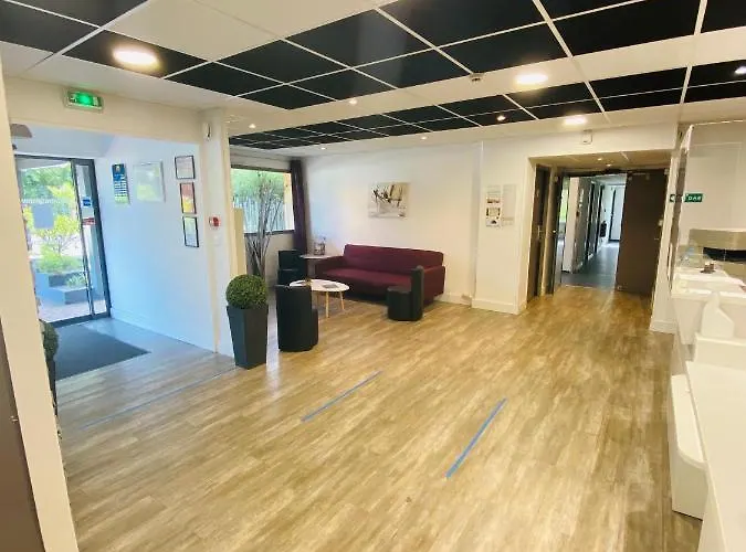 Hotel Atoll Logis Angers, 3*