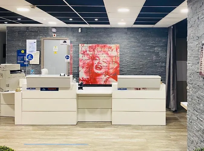 ホテル Atoll Logis Angers, 3*